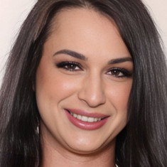 Khloe Kay