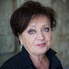 Csákányi Eszter