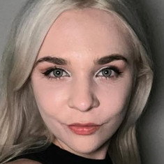 Ellie Shou