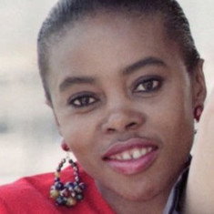 Dambisa Kente