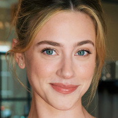 Lili Reinhart