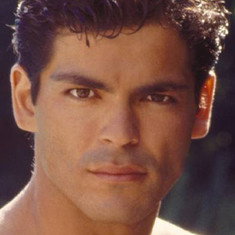 Arik Travis
